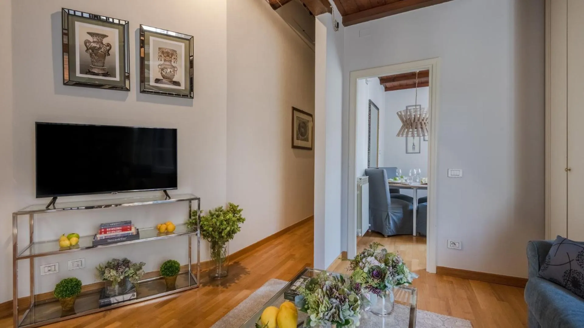 Castruccio Apartment, Timeless Elegance In Lucques