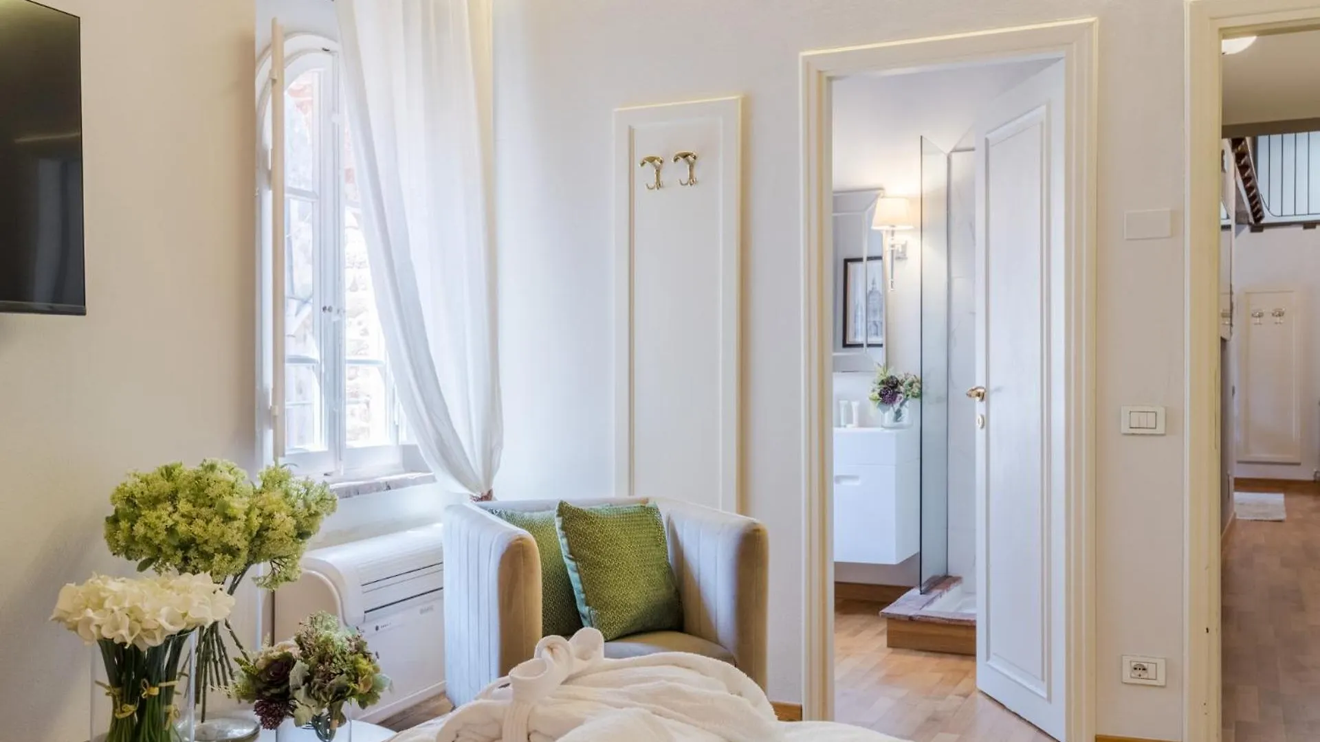 Castruccio Apartment, Timeless Elegance In Lucques 0*,  Italie